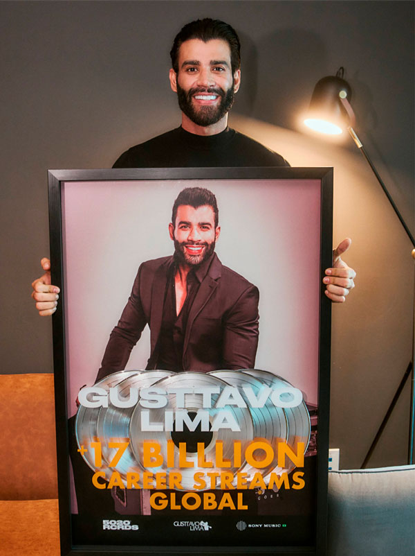 gusttavo-lima-premiacao-quadro gusttavo-lima-premiacao-quadro