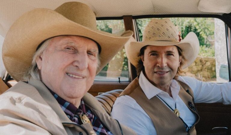 Sérgio Reis e o cantor português Zé Amaro lançam parceria em “Casinha Branca”