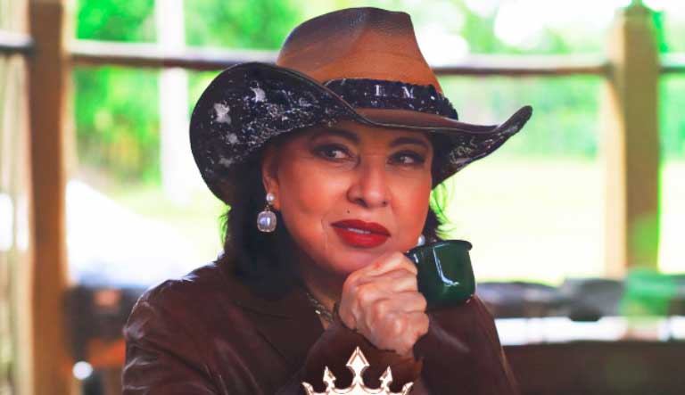 Roberta Miranda lança a autoral “Os Meus 15 Anos”